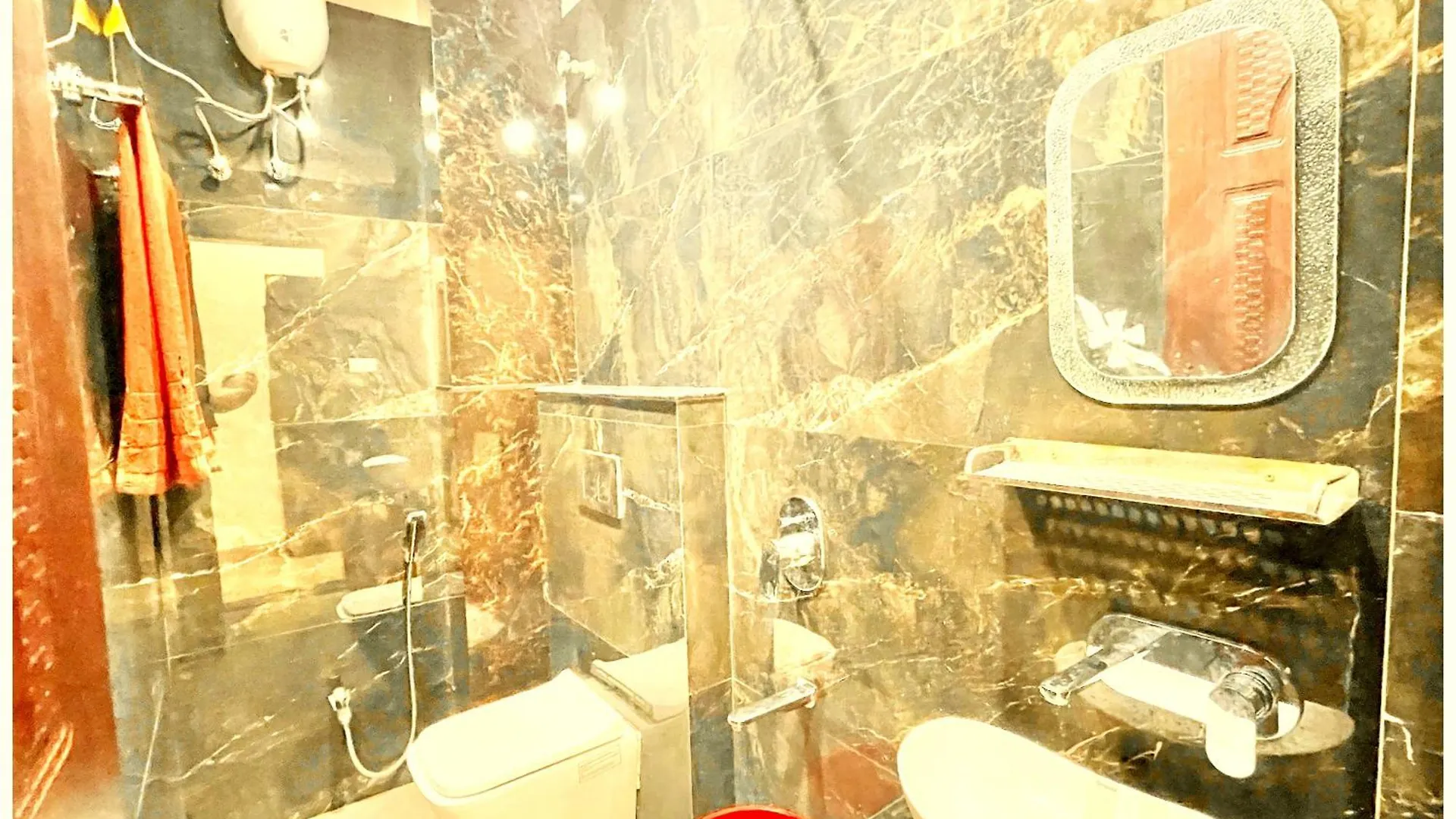 Hotel Sunayana # Guest House Near Kashi Vishwanath Temple - Free Public Parking And Wifi Facilities - Air Conditioning Room - Best Hotel Benares